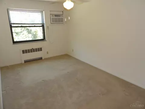 Bedroom - 4644 Rapid Run Ave, Cincinnati, OH 45238 photo 5 of 6