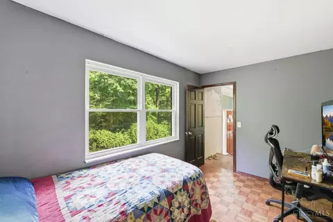 Bedroom - 1769 Acreview Dr, Cincinnati, OH 45240 photo 2 of 9