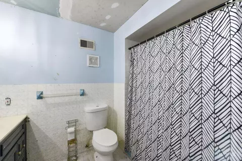Bath - 1769 Acreview Dr, Cincinnati, OH 45240 photo 3 of 4