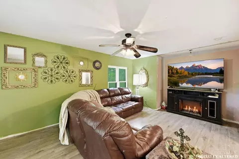 Living - 1769 Acreview Dr, Cincinnati, OH 45240 photo 2 of 5