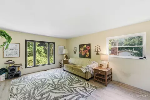 Living - 1769 Acreview Dr, Cincinnati, OH 45240 photo 1 of 5