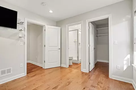 Bedroom - 533 Ringgold St, Cincinnati, OH 45202 photo 7 of 7
