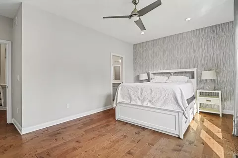 Bedroom - 533 Ringgold St, Cincinnati, OH 45202 photo 2 of 7