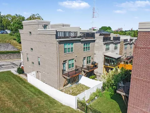View/Area - 533 Ringgold St, Cincinnati, OH 45202 photo 1 of 2