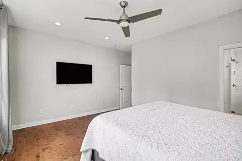 Bedroom - 533 Ringgold St, Cincinnati, OH 45202 photo 3 of 7