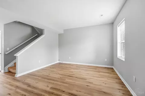 Living - 692 Hafton Ct, Maineville, OH 45039 photo 1 of 8