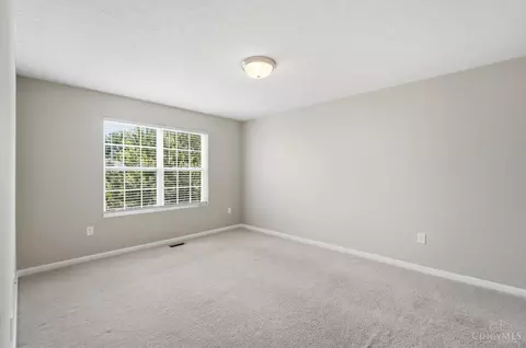 Bedroom - 692 Hafton Ct, Maineville, OH 45039 photo 9 of 10