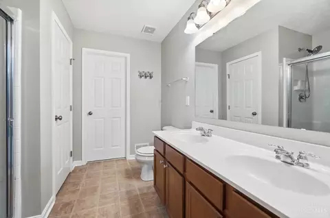 Bath - 692 Hafton Ct, Maineville, OH 45039 photo 1 of 5