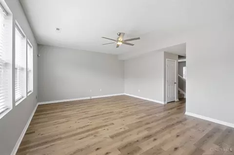 Living - 692 Hafton Ct, Maineville, OH 45039 photo 7 of 8