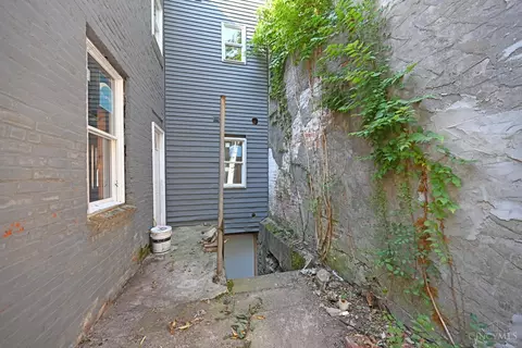 Exterior - 38 Clifton Ave, Cincinnati, OH 45202 photo 4 of 7