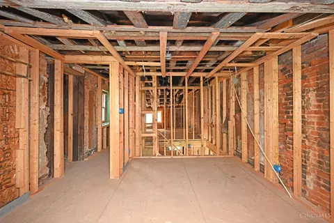 Entry Way - 38 Clifton Ave, Cincinnati, OH 45202 photo 6 of 6