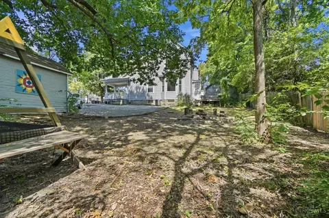 Exterior - 413 Southview Ave, Cincinnati, OH 45219 photo 13 of 14