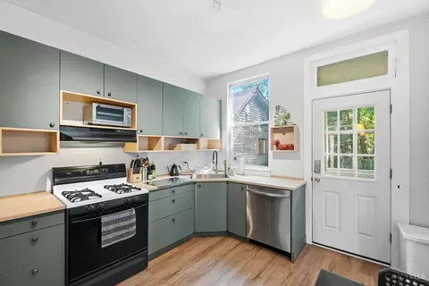Kitchen - 413 Southview Ave, Cincinnati, OH 45219 photo 4 of 4