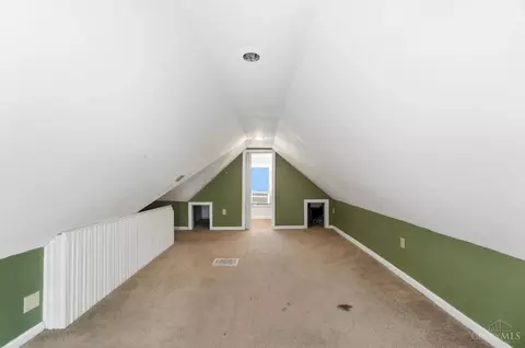 Bedroom - 413 Southview Ave, Cincinnati, OH 45219 photo 6 of 7