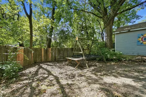 Exterior - 413 Southview Ave, Cincinnati, OH 45219 photo 12 of 14