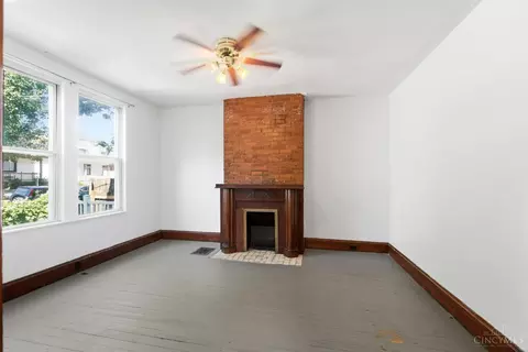 Living - 413 Southview Ave, Cincinnati, OH 45219 photo 1 of 4