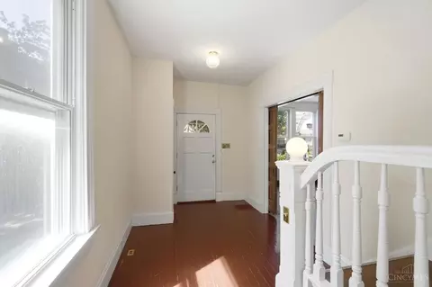 Entry Way - 413 Southview Ave, Cincinnati, OH 45219 photo 1 of 4