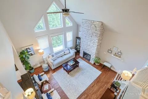 Living - 6809 Stewart Rd, Cincinnati, OH 45236 photo 3 of 5