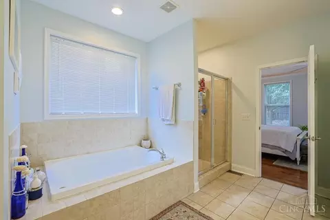 Bath - 6809 Stewart Rd, Cincinnati, OH 45236 photo 3 of 5
