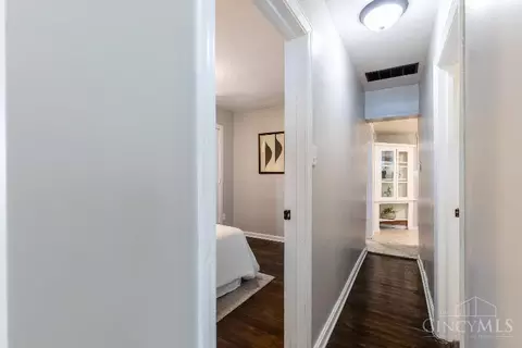 Entry Way - 6819 Merwin Ave, Cincinnati, OH 45227 photo 1 of 2