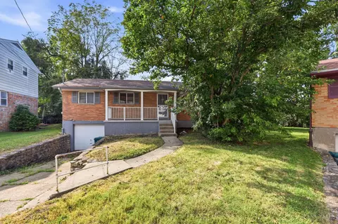 6065 Waldway Ln, Cincinnati, OH 45224