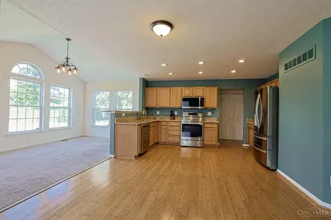 Kitchen - 55 Teil Tree Ct, Monroe, OH 45050 photo 2 of 3