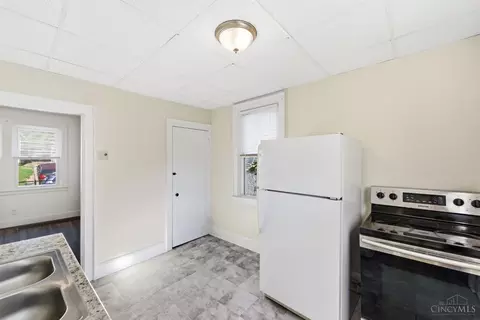 Kitchen - 1406 Beech Ave, Cincinnati, OH 45205 photo 3 of 3