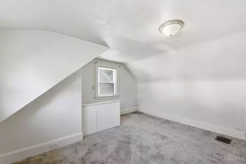 Bedroom - 1406 Beech Ave, Cincinnati, OH 45205 photo 5 of 9