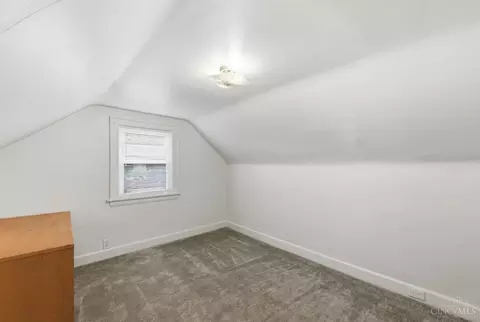 Bedroom - 1406 Beech Ave, Cincinnati, OH 45205 photo 9 of 9