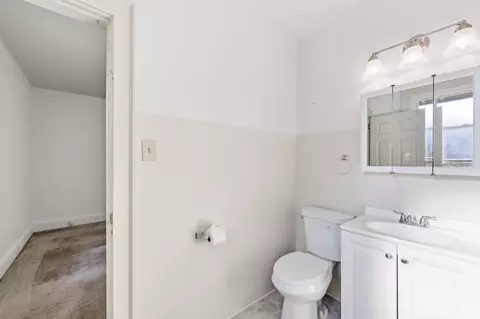 Bath - 1406 Beech Ave, Cincinnati, OH 45205 photo 1 of 3