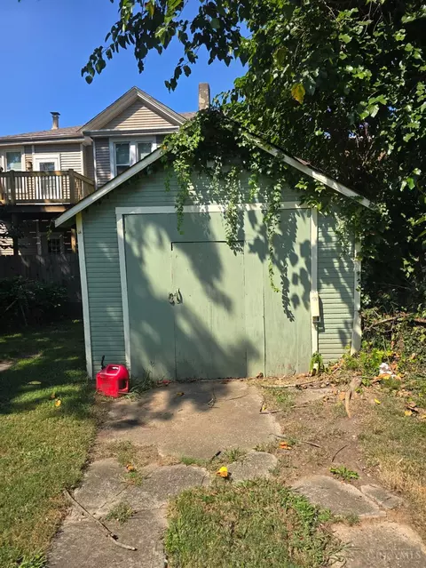4719 Ward St, Cincinnati, OH 45227 photo 5