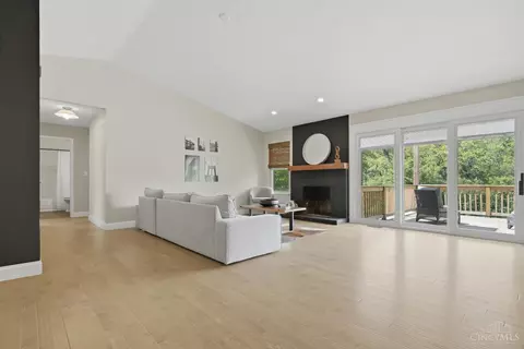Living - 10467 Mill Rd, Cincinnati, OH 45240 photo 1 of 2