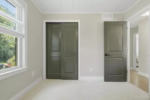 Bedroom - 10467 Mill Rd, Cincinnati, OH 45240 photo 6 of 8