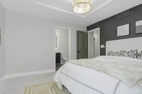 Bedroom - 10467 Mill Rd, Cincinnati, OH 45240 photo 2 of 8