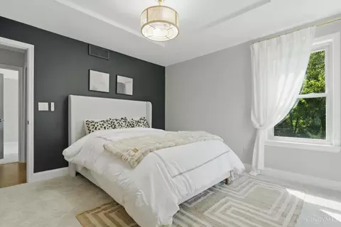 Bedroom - 10467 Mill Rd, Cincinnati, OH 45240 photo 1 of 8