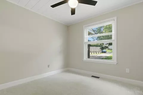 Bedroom - 10467 Mill Rd, Cincinnati, OH 45240 photo 5 of 8
