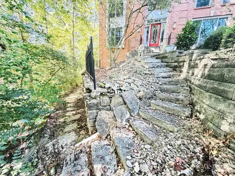 Exterior - 3920 Nicklaus Ct, Cincinnati, OH 45245 photo 2 of 8