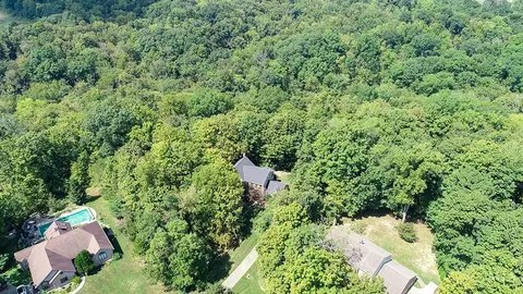 View/Area - 3920 Nicklaus Ct, Cincinnati, OH 45245 photo 2 of 2