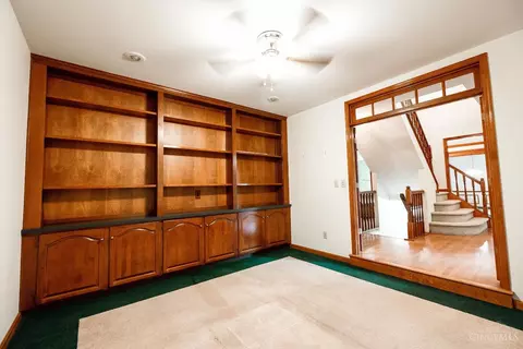 Living - 3920 Nicklaus Ct, Cincinnati, OH 45245 photo 1 of 11