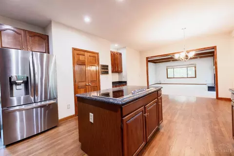 Kitchen - 3920 Nicklaus Ct, Cincinnati, OH 45245 photo 1 of 5