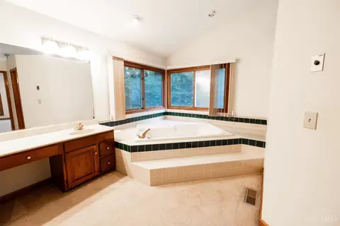 Bath - 3920 Nicklaus Ct, Cincinnati, OH 45245 photo 1 of 3