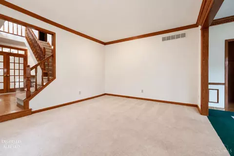 Living - 3920 Nicklaus Ct, Cincinnati, OH 45245 photo 2 of 11