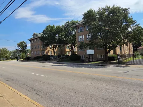 3896 Reading Rd, Cincinnati, OH 45229 photo 3
