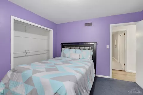 Bedroom - 3712 Shroyer Rd, Kettering, OH 45429 photo 3 of 14
