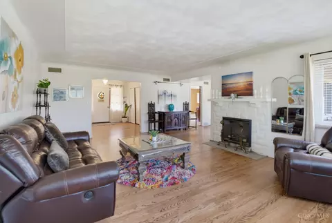 Living - 3712 Shroyer Rd, Kettering, OH 45429 photo 1 of 5