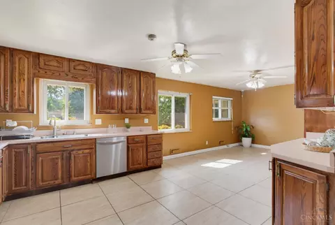 Kitchen - 3712 Shroyer Rd, Kettering, OH 45429 photo 4 of 7