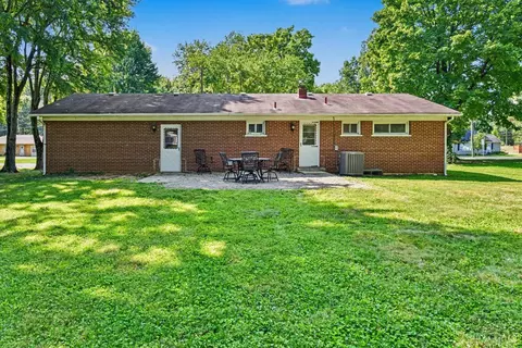Exterior - 848 Hawthorne Dr, Cincinnati, OH 45245 photo 4 of 6