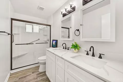 Bath - 848 Hawthorne Dr, Cincinnati, OH 45245 photo 1 of 1