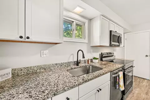 Kitchen - 848 Hawthorne Dr, Cincinnati, OH 45245 photo 3 of 3