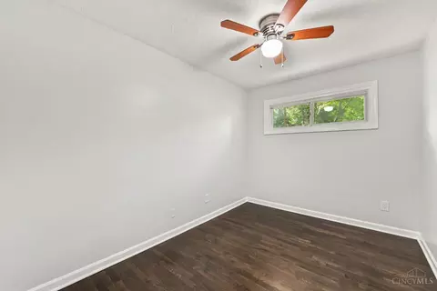 Bedroom - 848 Hawthorne Dr, Cincinnati, OH 45245 photo 3 of 4